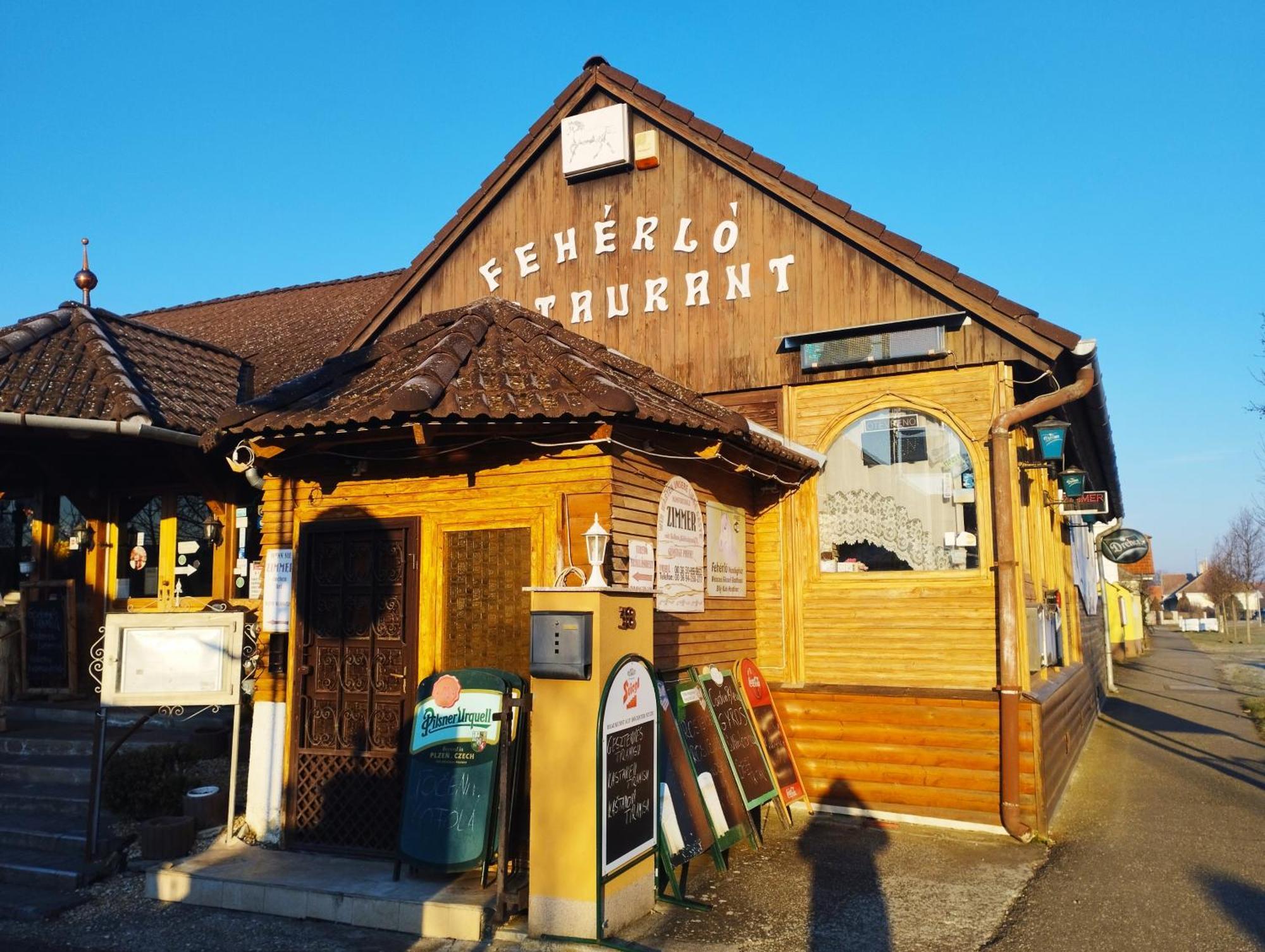 Bük 白马旅馆及餐厅酒店 外观 照片
